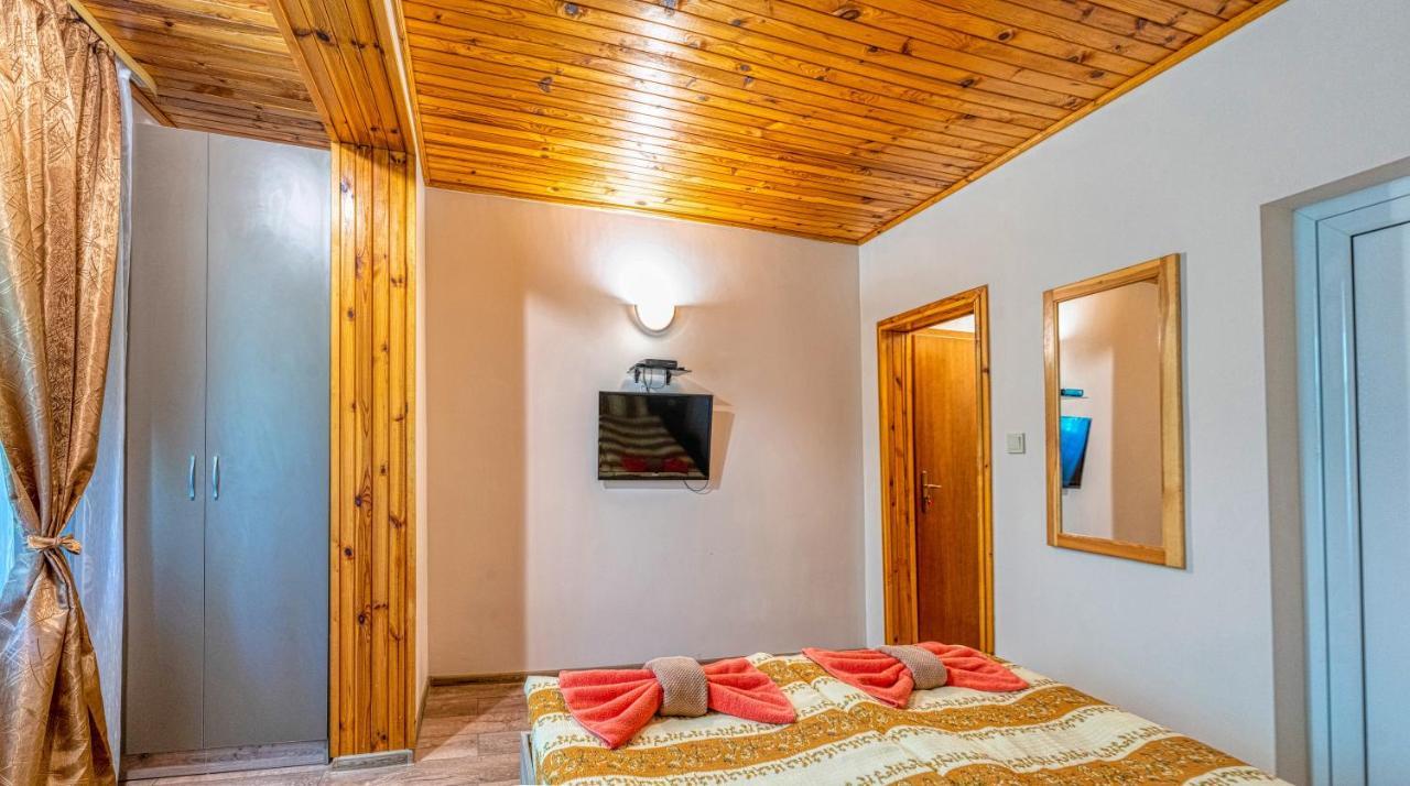 Крушун - Единствена На Метри От Водопадите, Krushun - The Only Stay Just Meters From The Waterfalls Krushuna Exterior foto